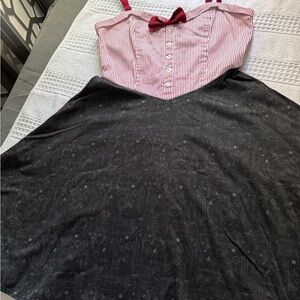 Red and White Sleeveless Sundress with Sweetheart Neckline